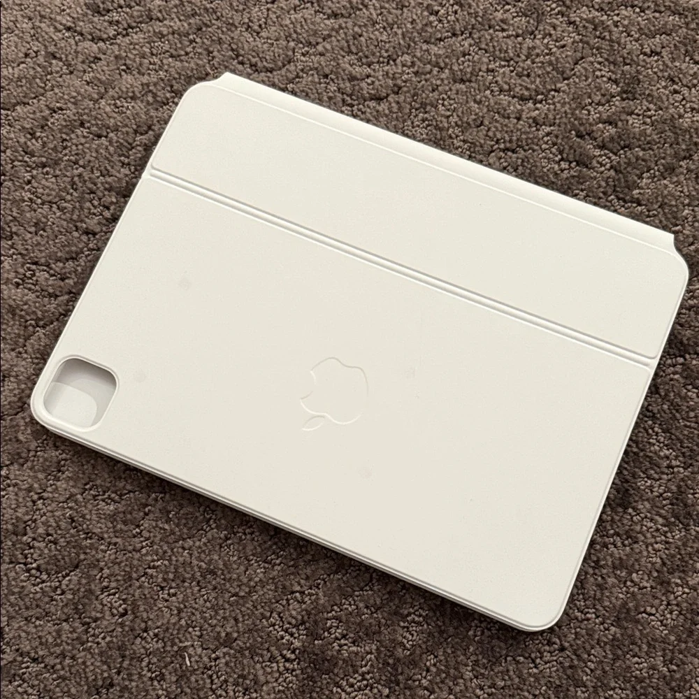 Apple iPad Magic Keyboard - Sleek White Finish